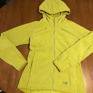 Arc’teryx fleece hoodie Medium